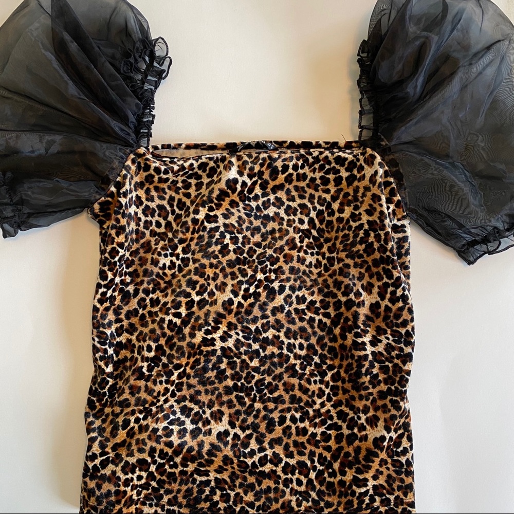 cheetah print puffy sleeve top